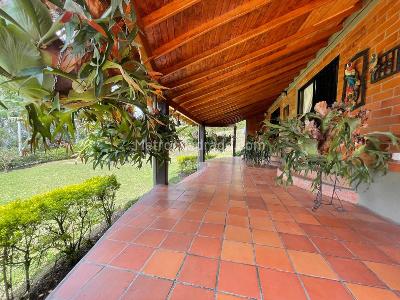 Casa de 4 alcobas en venta en Maria Auxiliadora, Sabaneta, 300 m² · foto 6 de 15