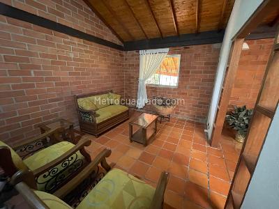 Casa de 4 alcobas en venta en Maria Auxiliadora, Sabaneta, 300 m² · foto 9 de 15