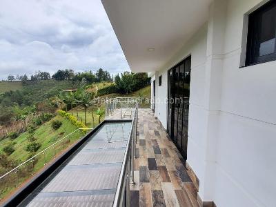 Casa de 4 alcobas en venta en Vereda Saludos, Rionegro, 370 m² · foto 13 de 13