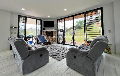 Casa de 4 alcobas en venta en Vereda Saludos, Rionegro, 370 m² · foto 6 de 13