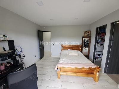 Casa de 4 alcobas en venta en Vereda Saludos, Rionegro, 370 m² · foto 7 de 13
