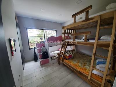 Casa de 4 alcobas en venta en Vereda Saludos, Rionegro, 370 m² · foto 8 de 13