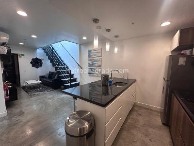 Casa de 5 alcobas en venta en El Poblado, Medellín, 450 m² · foto 2 de 17