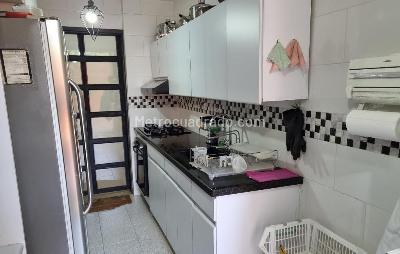 Apartamento de 3 alcobas en venta en Castropol, Medellín, 310 m² · foto 6 de 19