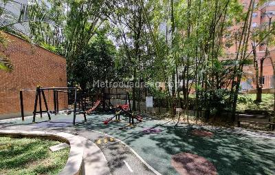 Apartamento de 3 alcobas en venta en Castropol, Medellín, 310 m² · foto 18 de 19