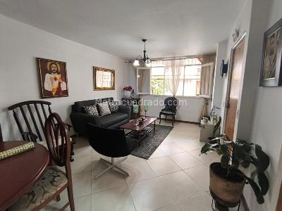 Apartamento de 4 alcobas en venta en Laureles, Medellín, 103 m² · foto 2 de 19