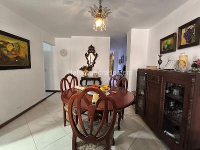 Apartamento de 4 alcobas en venta en Laureles, Medellín, 103 m² · foto 3 de 19