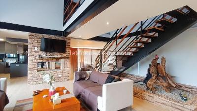 Casa de 5 alcobas en venta en Loma Del Escobero, Envigado, 450 m² · foto 2 de 20
