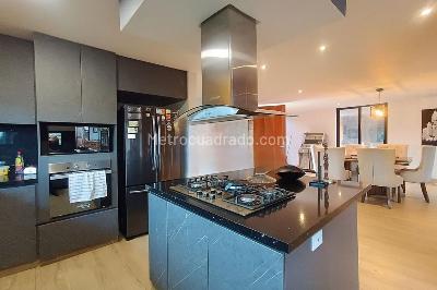 Casa de 5 alcobas en venta en Loma Del Escobero, Envigado, 450 m² · foto 8 de 20