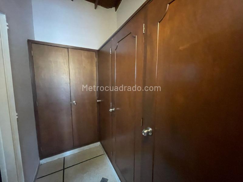 Casa de 2 Alcobas (3er piso) con 2 baños en Calasanz - 6