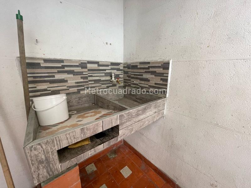 Casa de 2 Alcobas (3er piso) con 2 baños en Calasanz - 9