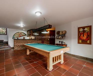Casa de 5 alcobas en venta en Loma Del Escobero, Envigado, 407 m² · foto 14 de 20