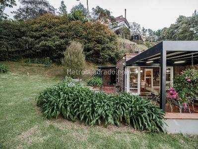 Casa de 5 alcobas en venta en Loma Del Escobero, Envigado, 407 m² · foto 5 de 20