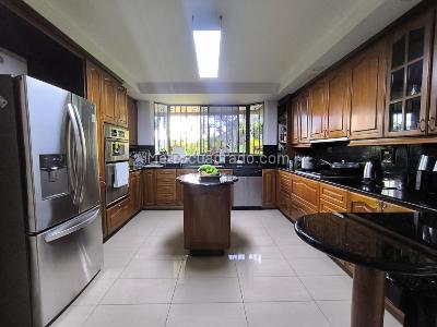 Casa de 4 alcobas en venta en Altos Del Poblado, Medellín, 464 m² · foto 14 de 20