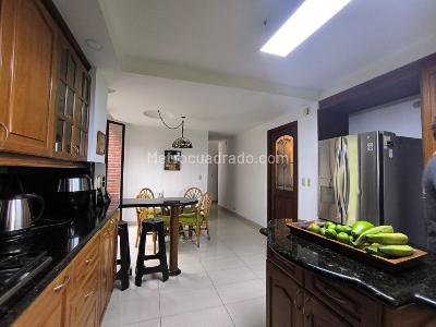 Casa de 4 alcobas en venta en Altos Del Poblado, Medellín, 464 m² · foto 15 de 20