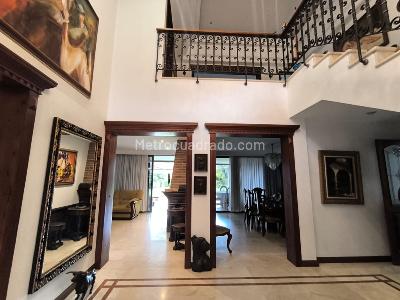 Casa de 4 alcobas en venta en Altos Del Poblado, Medellín, 464 m² · foto 3 de 20