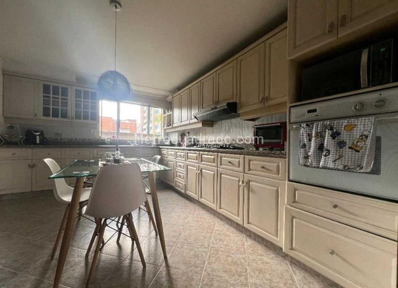 Casa de Lujo de 4 Alcobas en Arriendo en La Calera - 8