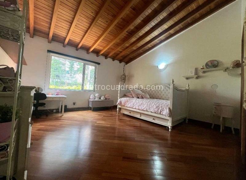 Casa de Lujo de 4 Alcobas en Arriendo en La Calera - 9