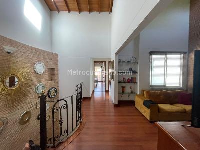 Casa de 3 alcobas en venta en Los Mesa, Envigado, 273 m² · foto 10 de 20