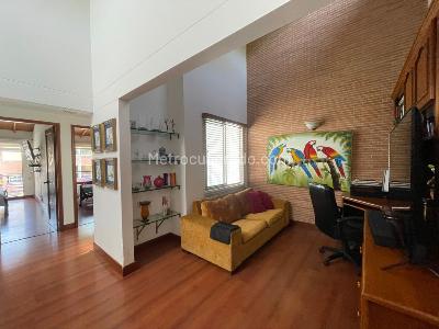 Casa de 3 alcobas en venta en Los Mesa, Envigado, 273 m² · foto 11 de 20