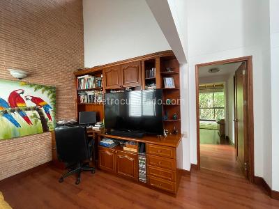 Casa de 3 alcobas en venta en Los Mesa, Envigado, 273 m² · foto 19 de 20