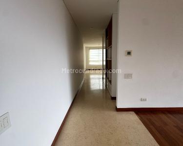 Apartamento de 3 alcobas en arriendo en Los Balsos, Medellín, 272 m² · foto 3 de 20