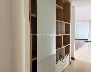 Apartamento de 3 alcobas en arriendo en Los Balsos, Medellín, 272 m² · foto 4 de 20