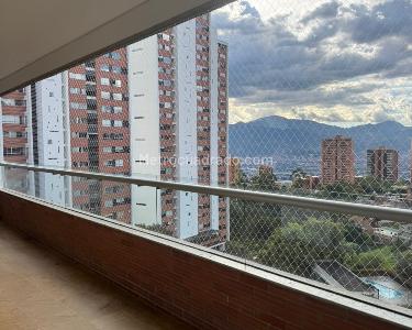 Apartamento de 3 alcobas en arriendo en Los Balsos, Medellín, 272 m² · foto 6 de 20