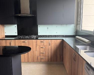 Apartamento de 3 alcobas en arriendo en Los Balsos, Medellín, 272 m² · foto 10 de 20