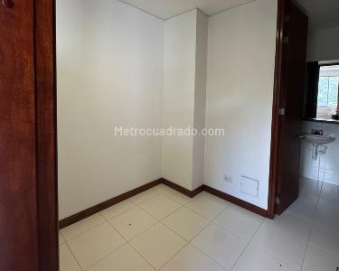 Apartamento de 3 alcobas en arriendo en Los Balsos, Medellín, 272 m² · foto 12 de 20