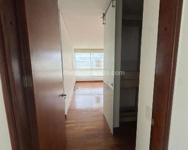 Apartamento de 3 alcobas en arriendo en Los Balsos, Medellín, 272 m² · foto 14 de 20