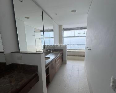 Apartamento de 3 alcobas en arriendo en Los Balsos, Medellín, 272 m² · foto 20 de 20