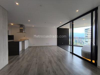 Apartamento de 2 alcobas en venta en Altos Del Poblado, Medellín, 82 m² · foto 3 de 20