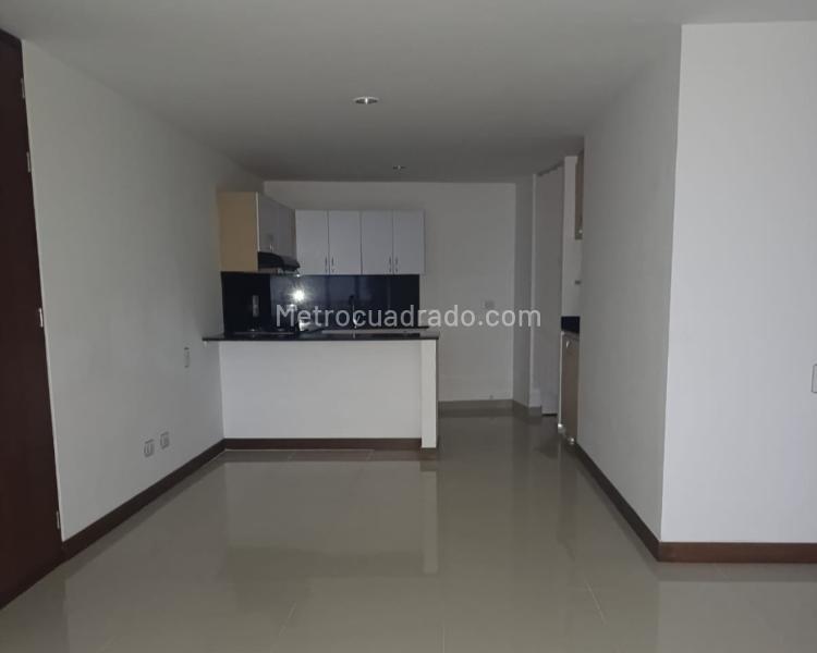 3BR Apartment with Balcony and Private Parking in Loma del Indio - 5