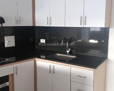 Apartamento de 3 alcobas en arriendo en Loma Del Indio, Medellín, 87 m² · foto 6 de 10