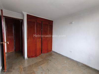 Apartamento de 3 alcobas en venta en El Poblado, Medellín, 78 m² · foto 7 de 18