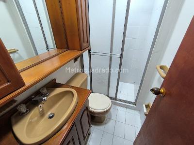 Apartamento de 3 alcobas en venta en El Poblado, Medellín, 78 m² · foto 12 de 18