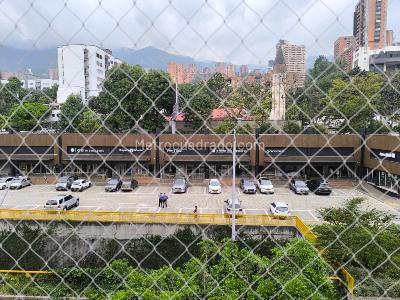 Apartamento de 3 alcobas en venta en El Poblado, Medellín, 78 m² · foto 14 de 18