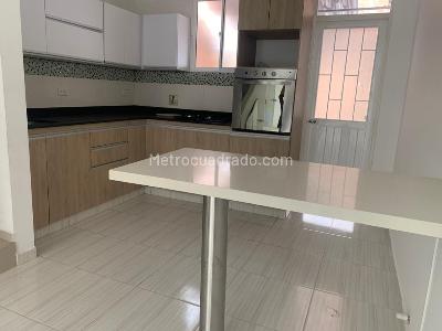 Casa de 3 alcobas en venta en Rodeo Alto, Medellín, 98 m² · foto 2 de 20