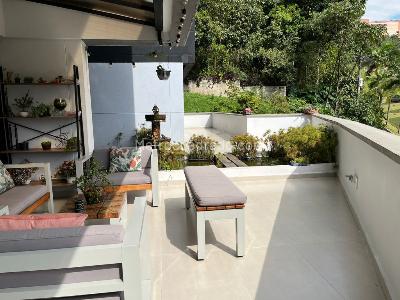 Apartamento en arriendo en Altos Del Poblado, Medellín · foto 4 de 10