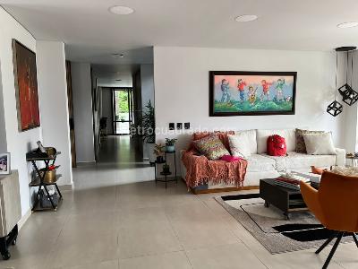 Apartamento en arriendo en Altos Del Poblado, Medellín · foto 5 de 10