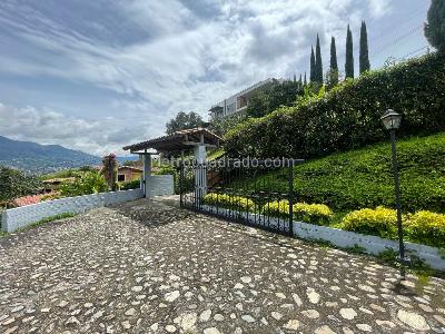Casa de 4 alcobas en venta en Las Brisas, Sabaneta, 170 m² · foto 2 de 13