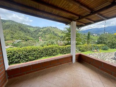Casa de 4 alcobas en venta en Las Brisas, Sabaneta, 170 m² · foto 3 de 13