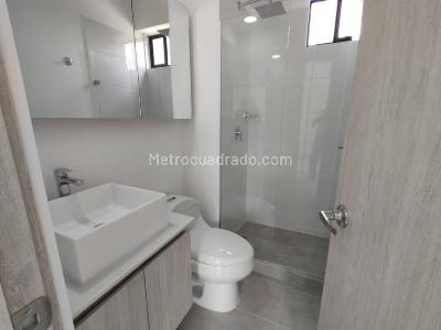 Apartamento de 2 alcobas en venta en Rincon Santo, Bello, 61 m² · foto 10 de 12