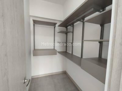 Apartamento de 2 alcobas en venta en Rincon Santo, Bello, 61 m² · foto 11 de 12