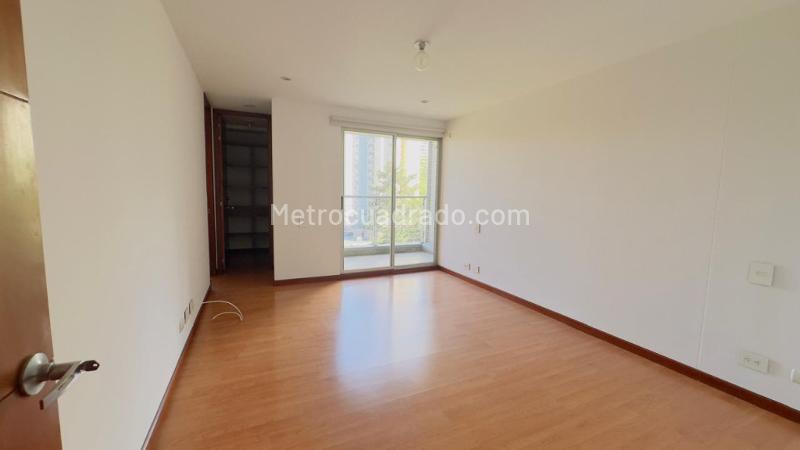 3BR Apartment in El Poblado with Balcony and Double Parking - 6