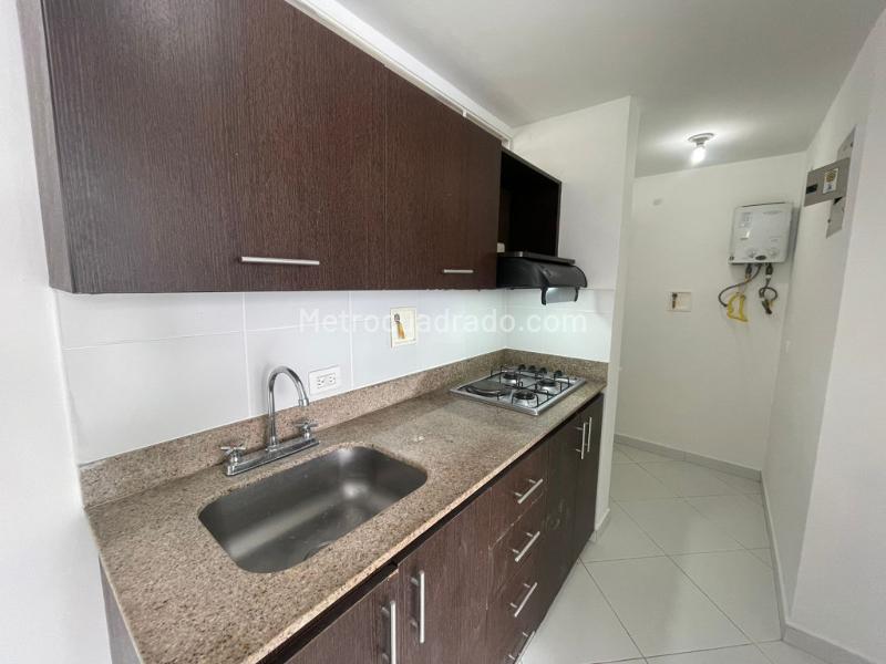 2BR Apartment with Balcony and Private Security in San Diego - 2