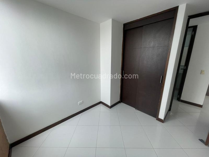 2BR Apartment with Balcony and Private Security in San Diego - 7