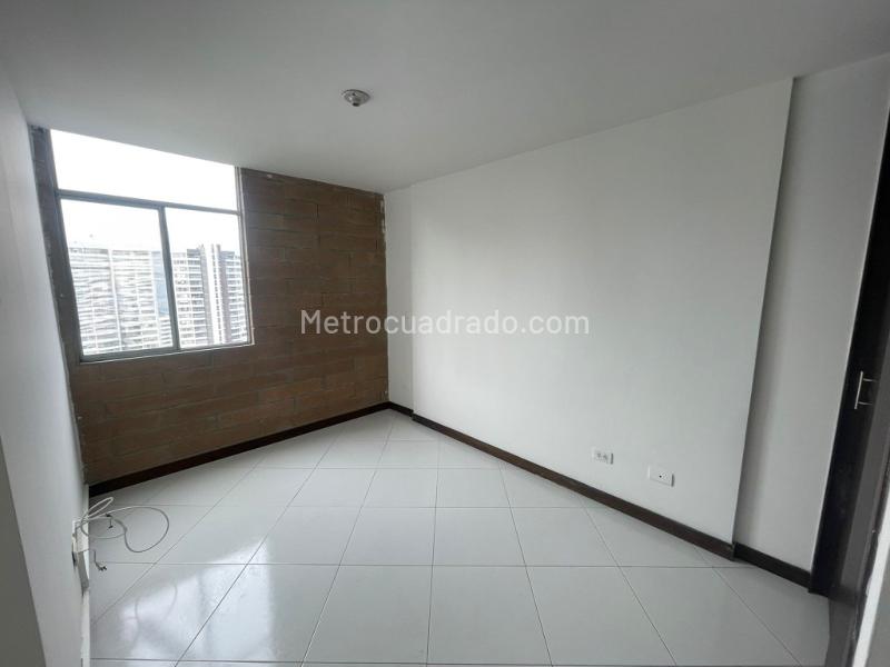 2BR Apartment with Balcony and Private Security in San Diego - 8