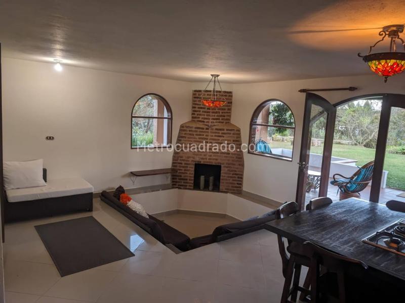 2BR House in Km V22 Via Las Palmas (160 m²) - 3